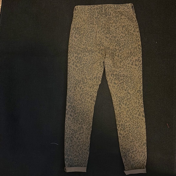 High Rise Leopard Jeans - Picture 3 of 3